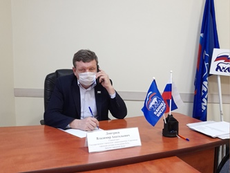Владимир Дмитриев проводит приемы граждан Заводского района